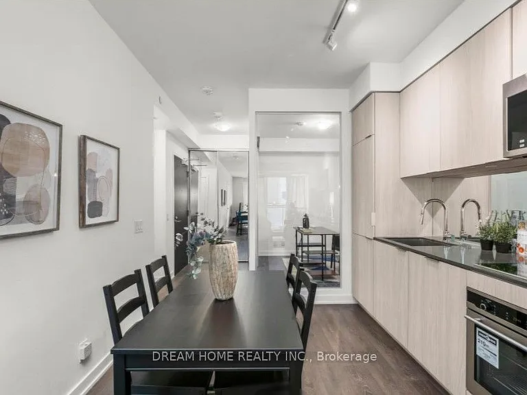 609 Avenue Rd #306 — Photo 7