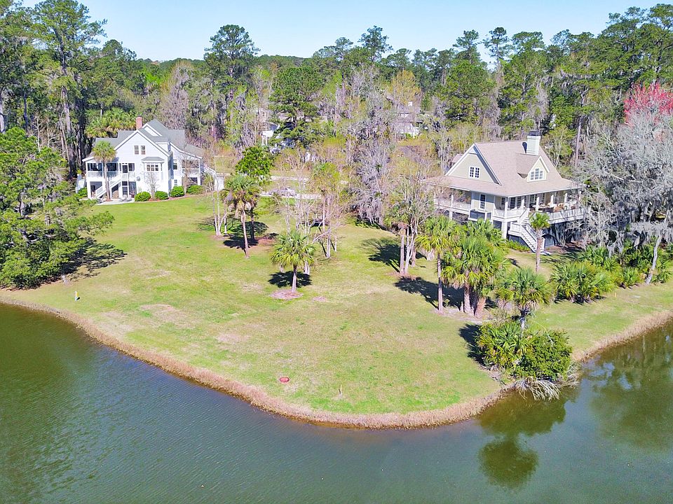 1st image of 6 Stillwater Lane