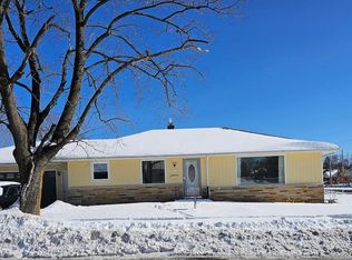 1101 N 17th St, Manitowoc, WI 54220