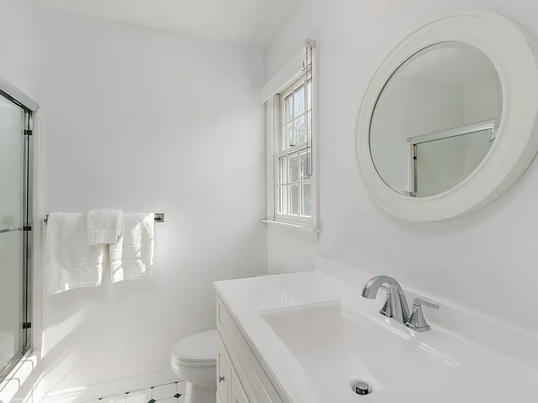 825 Flying Point Rd — Photo 20