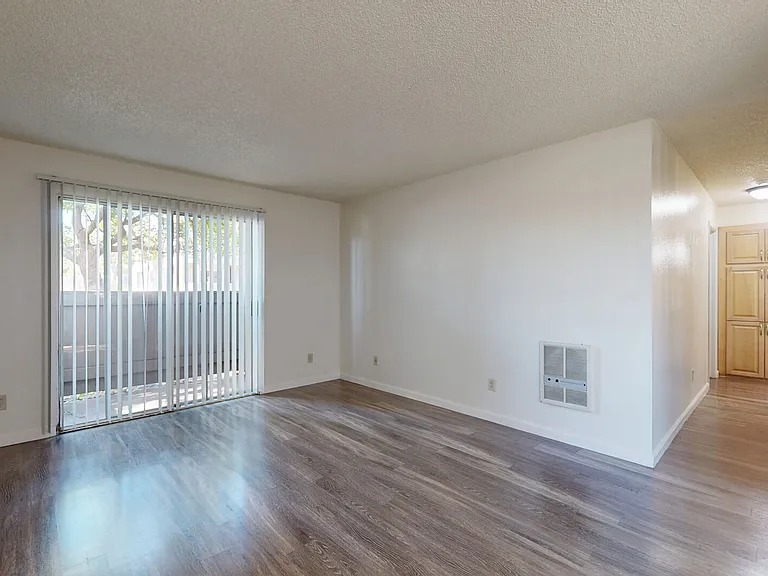 Pointe at Northridge — Photo 24