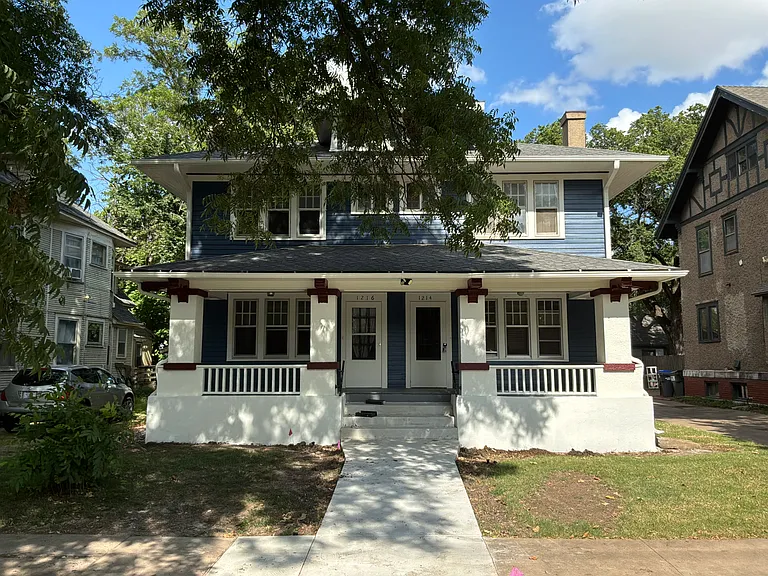 1216 N Emporia Ave — Photo 1