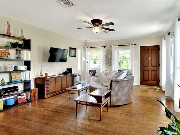 5th image of 2807 Coventry Ave