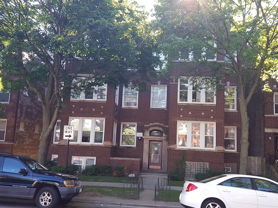 6735 S Cornell Ave #1S