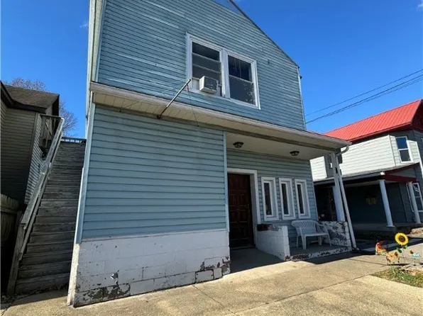 213 High St, Senecaville, OH 43780