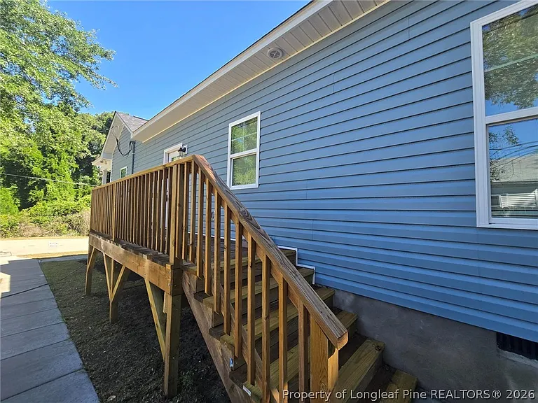 2123 Burnett Ave — Photo 23