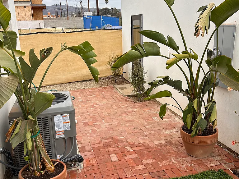 406 Beirut Ave — Photo 23