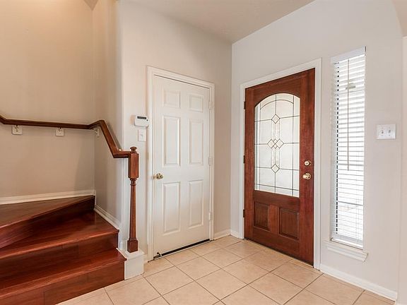 5th image of 10742 White Bridge Ln