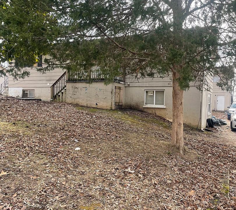 1st image of 2612 Gaston Ave APT A