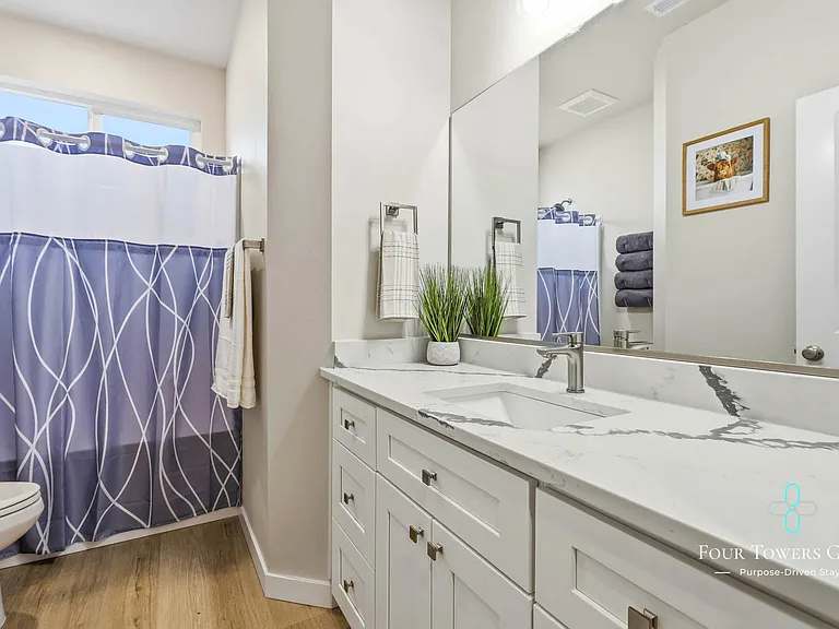 1205 NE Emerald Dr — Photo 10