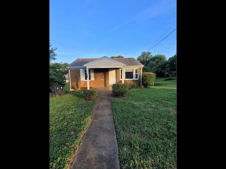 1st image of 1705 1st St