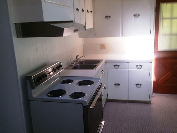 5th image of 484 Moss Bluff Dr