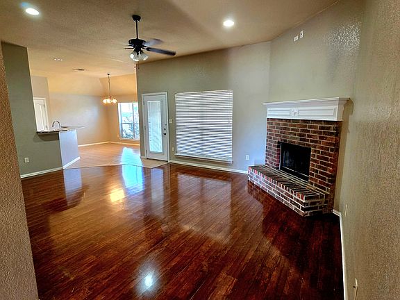 4th image of 905 Ambling Way Ct