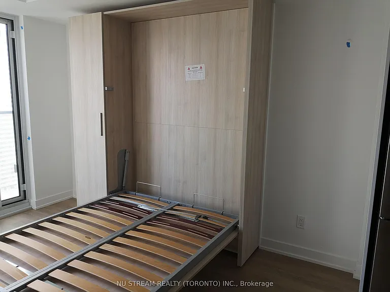 501 Yonge St #2504 — Photo 3