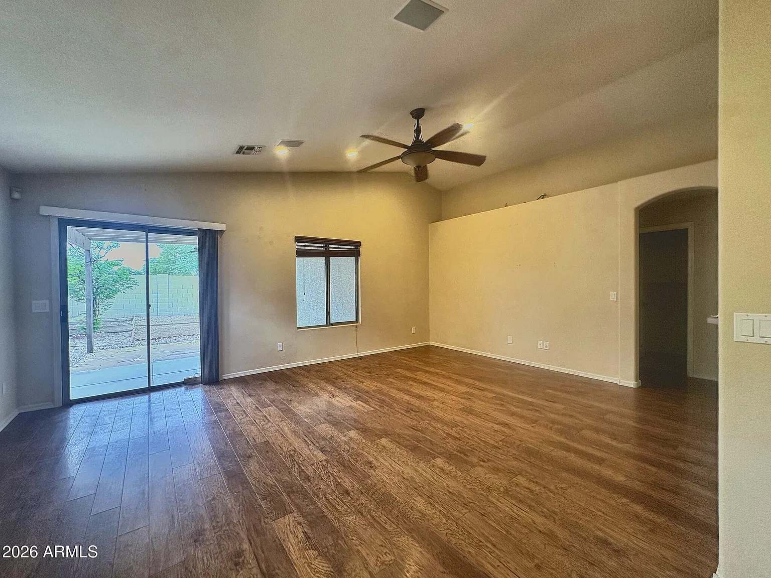 3 bed, 2.0 bath, 1221 sqft, $1,875 — Photo 4