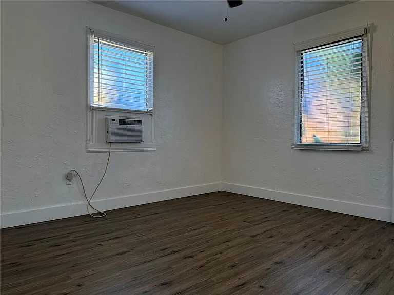 1739 Moffett St #2 — Photo 8