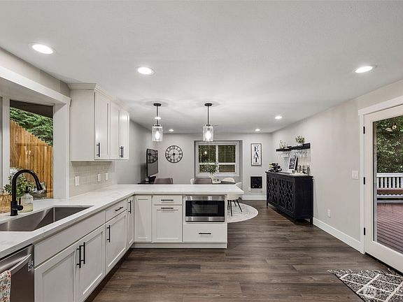 5th image of 2330 34th Street SE