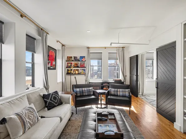 700 Church St APT 802, Nashville, TN 37203