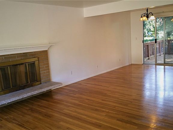 4th image of 16539 NE 27th St