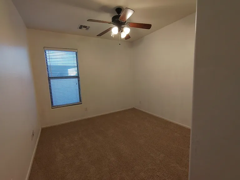 4419 W T Ryan Ln — Photo 18