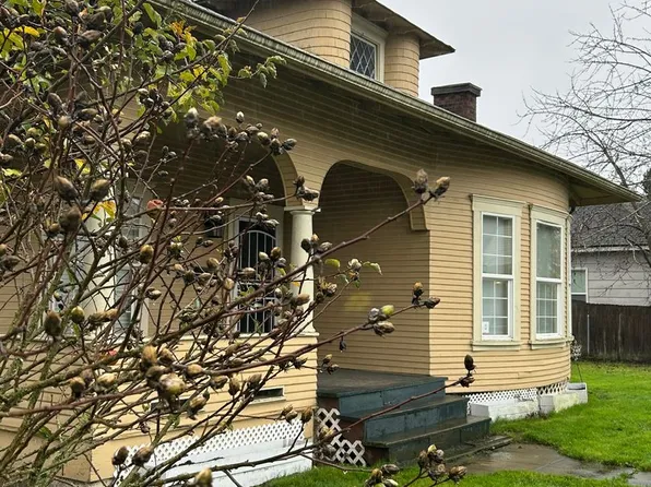 800 S 4th Ave, Kelso, WA 98626