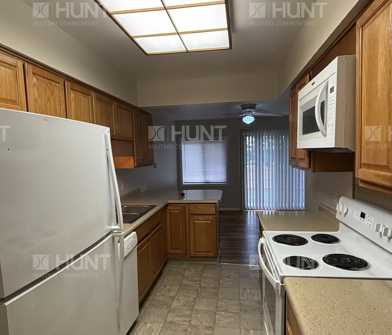 3 bed, 1040 sqft, $2,300 — Photo 3