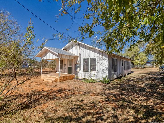 3rd image of 719 E Trinity