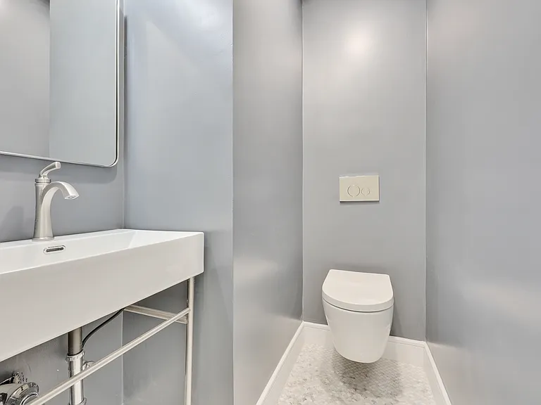 1107 Jefferson Ave #2 — Photo 8
