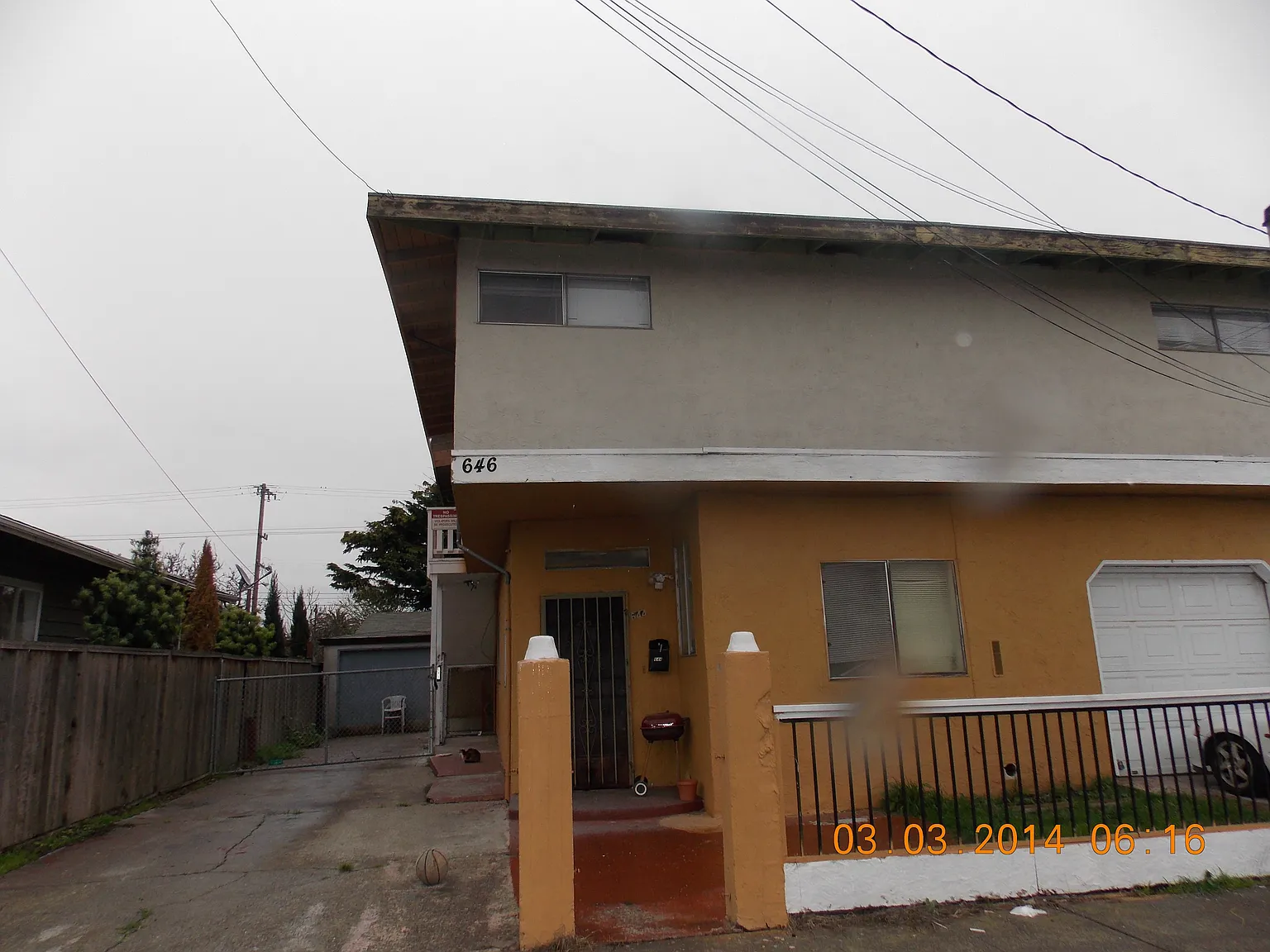 646 1st St photo 1