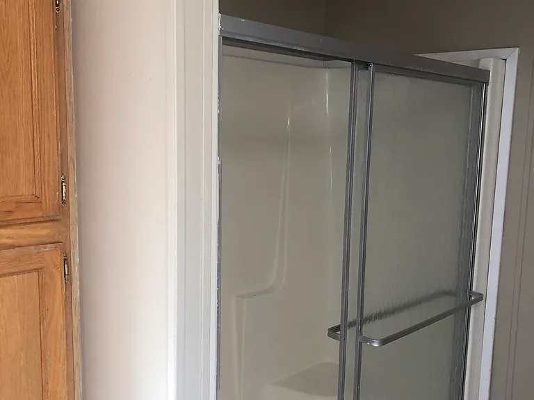 Master Bathroom w/ large shower
