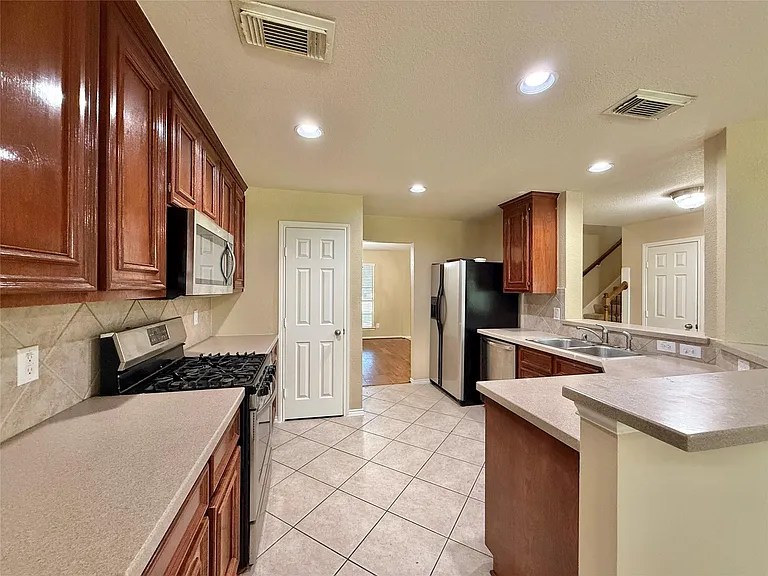 1810 Katlyn Ln — Photo 16