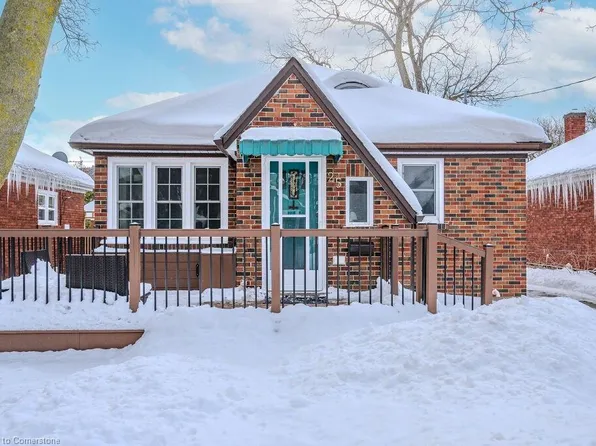 25 Hett Ave, Kitchener, ON N2H 4G2