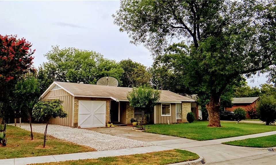 1st image of 606 Sparks Dr