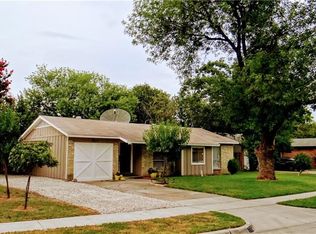 606 Sparks Dr, Grand Prairie, TX 75051