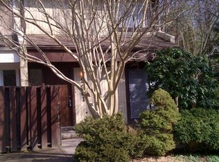 2201 Coppersmith Sq, Reston, VA 20191