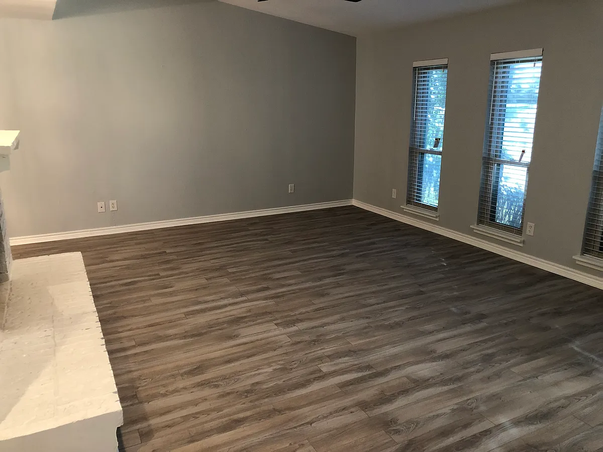 Building Photo - 407 Cambria Dr