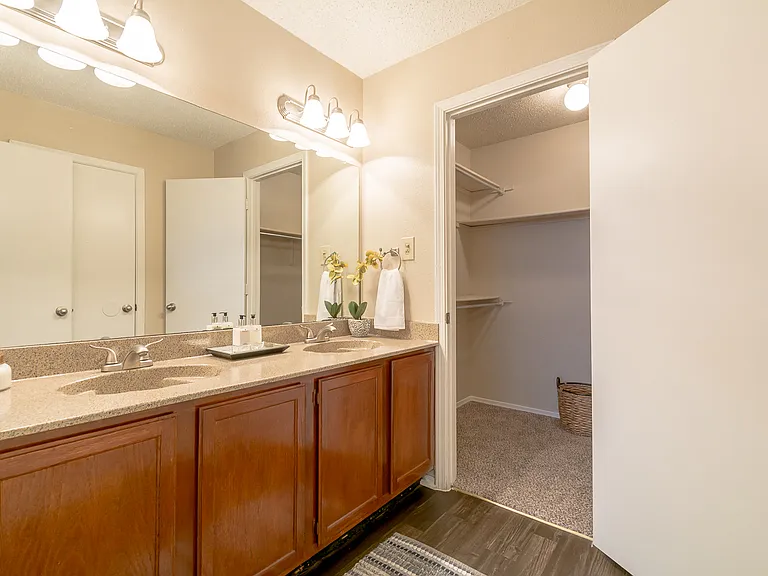 Amberly Village Townhomes — Photo 18