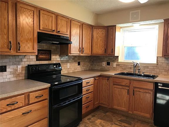 4th image of 6223 Cool Springs Dr