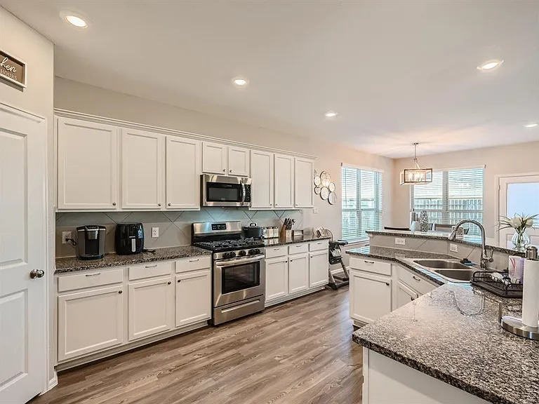 3735 Lion Creek Ct — Photo 11