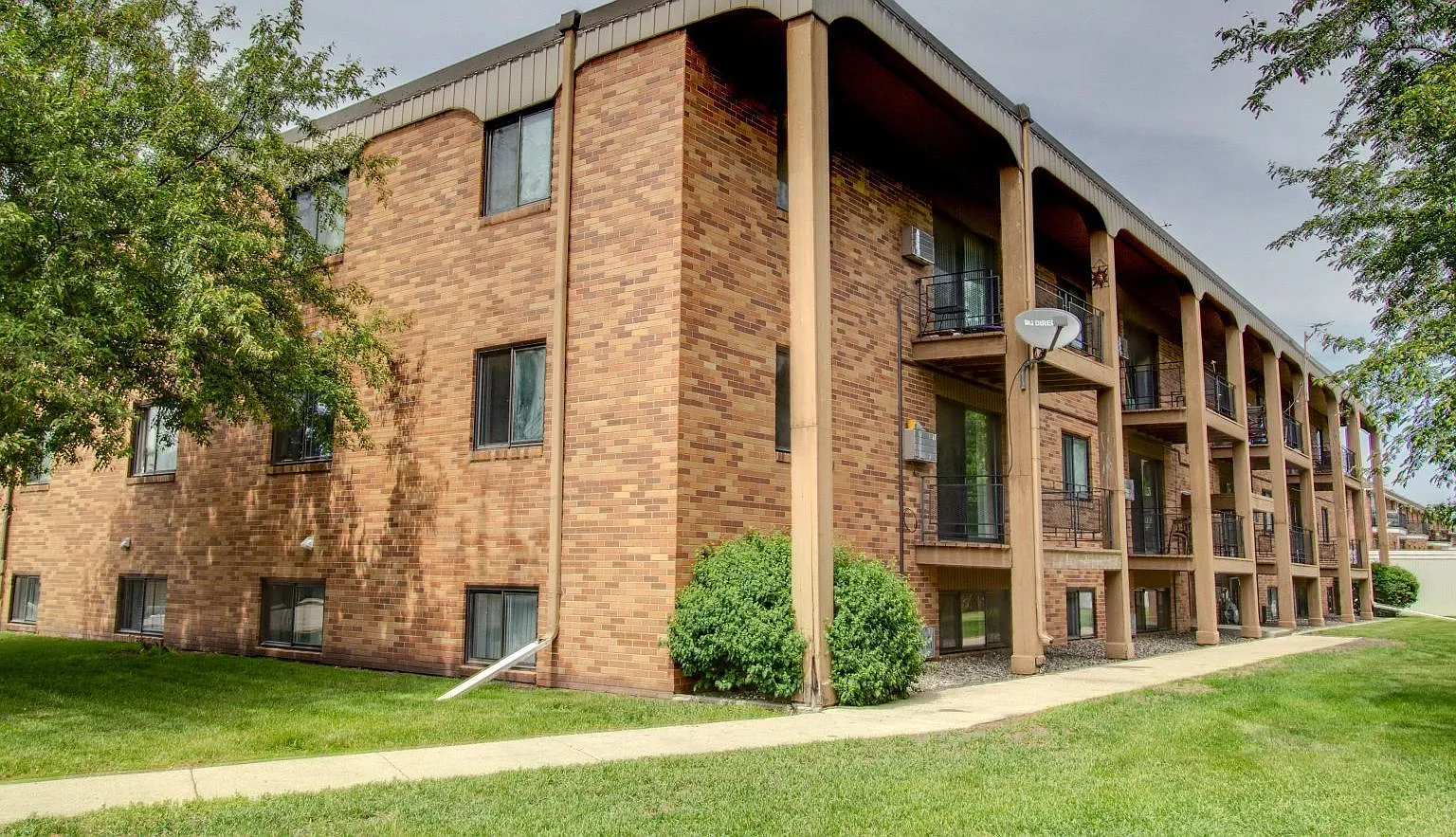Briarwood Apartments — Photo 1