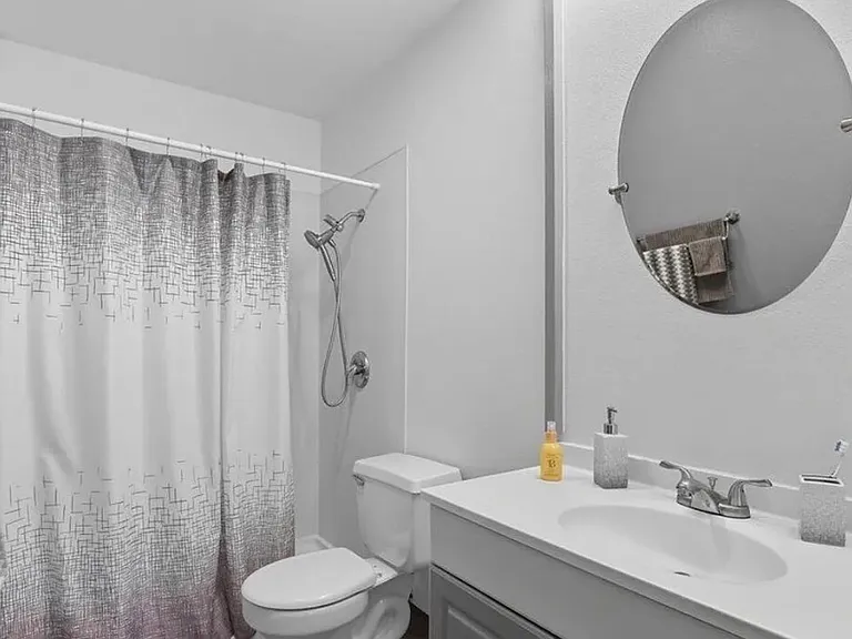 Larkspur St — Photo 7