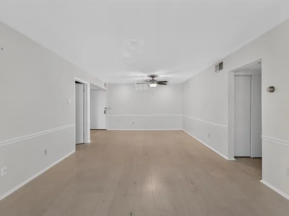 3838 N Oakland AVENUE #375, Shorewood, WI 53211