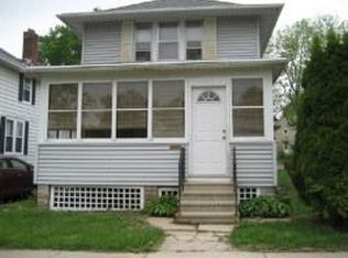 206 S 4th St, Oregon, IL 61061