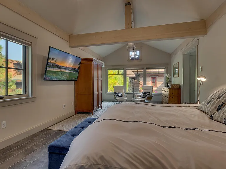 7675 Lahontan Dr — Photo 32