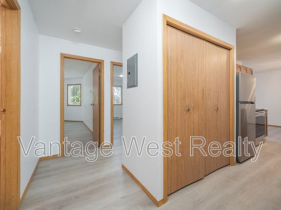 3rd image of 3854 Gordon Dr #290