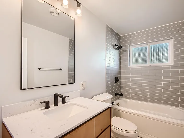 4020 E Earll Dr — Photo 12