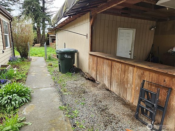 3rd image of 11421 246th Avenue Ct E