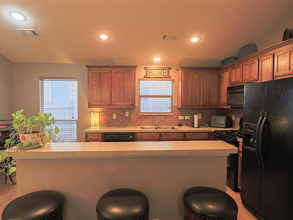 5th image of 6368 Geneva Ln