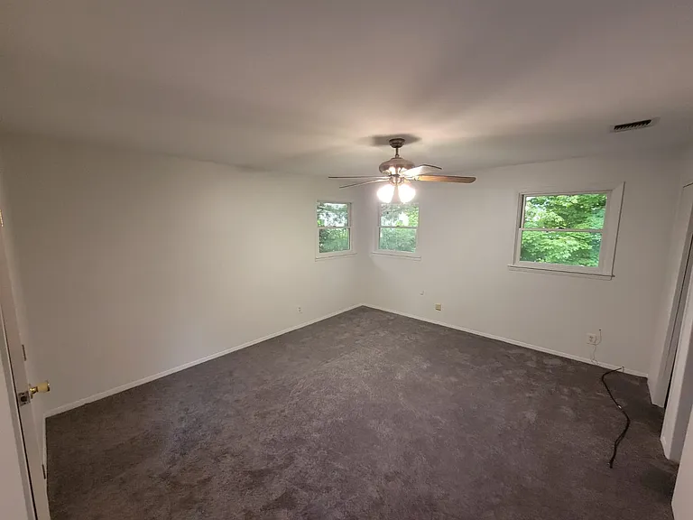 124 Forshay Rd — Photo 14