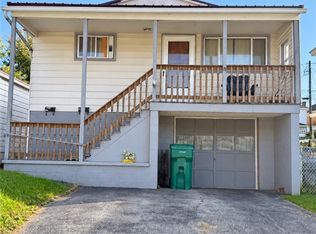 505-505 1/2 Harrison St, Newell, WV 26050